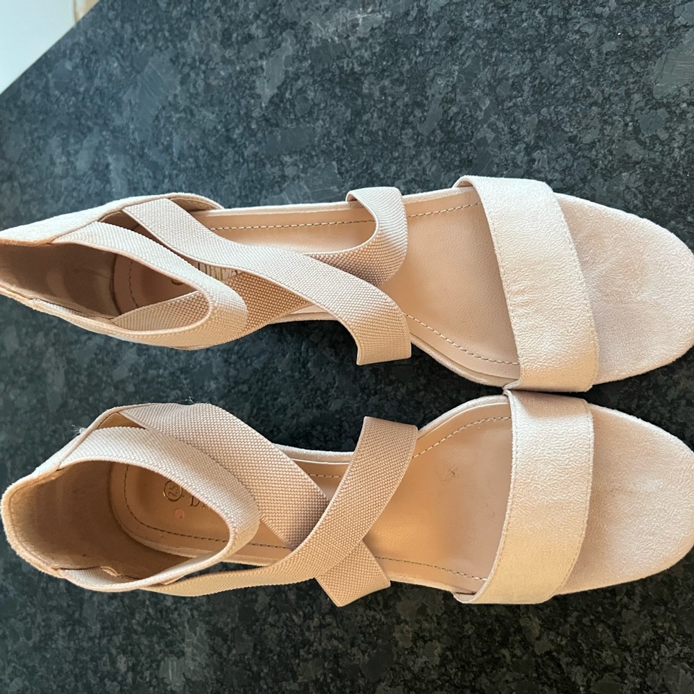 Nude Wedges